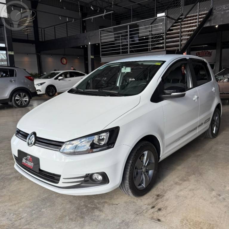 VOLKSWAGEN - FOX 1.6 MSI TOTAL FLEX CONNECT 4P MANUAL - 2021/2022 - BRANCA - R$ 75.900,00