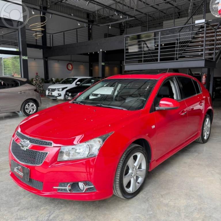 CHEVROLET - CRUZE 1.8 LTZ 16V FLEX 4P AUTOMÁTICO - 2014/2014 - VERMELHA - R$ 73.900,00