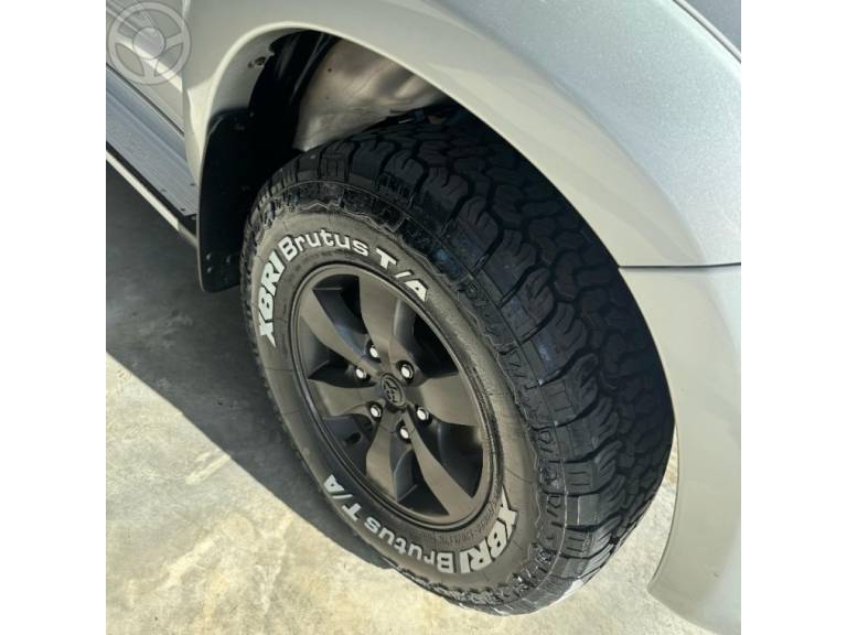 TOYOTA - HILUX 2.7 SRV 4X4 CD 16V FLEX 4P AUTOMÁTICO - 2014/2014 - PRATA - R$ 125.000,00