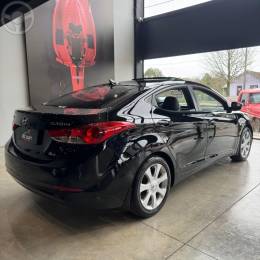 HYUNDAI - ELANTRA 1.8 GLS 16V 4P AUTOMÁTICO - 2012/2013 - PRETA - R$ 69.900,00