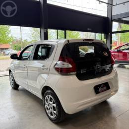 FIAT - MOBI 1.0 8V EVO FLEX LIKE. MANUAL - 2019/2020 - BRANCA - R$ 51.900,00