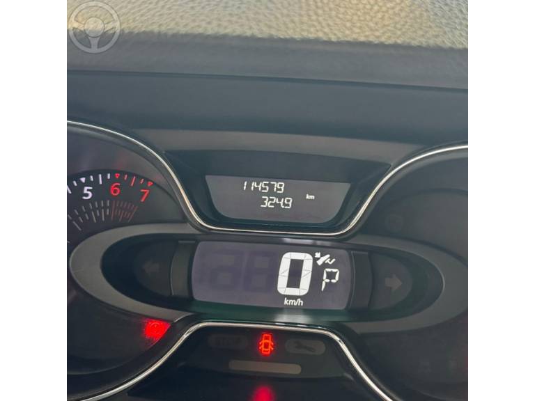 RENAULT - CAPTUR 1.6 16V FLEX ZEN AUTOMÁTICO - 2017/2018 - PRATA - R$ 79.900,00