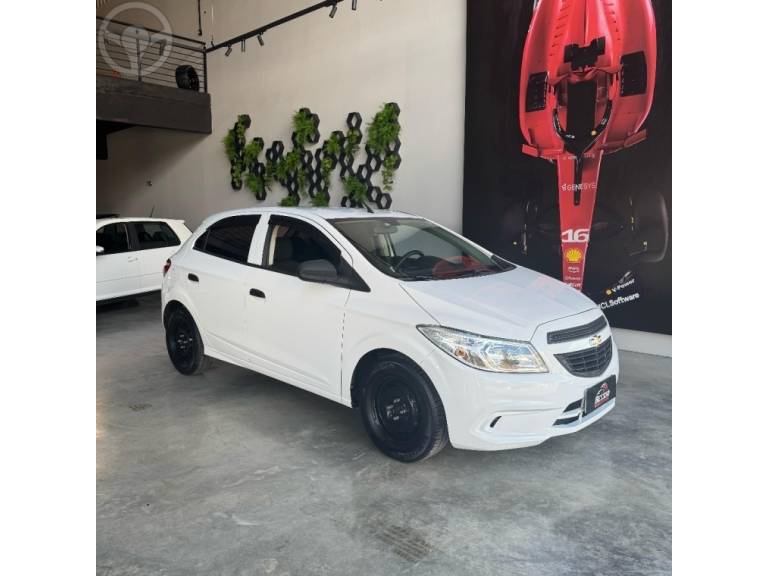CHEVROLET - ONIX 1.0 MPFI JOY 8V FLEX 4P MANUAL - 2018/2018 - BRANCA - R$ 51.900,00