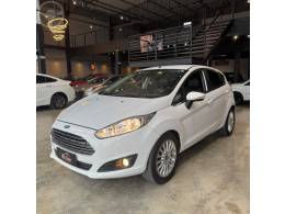 FORD - FIESTA 1.6 TITANIUM HATCH 16V FLEX 4P AUTOMÁTICO - 2014/2014 - BRANCA - R$ 47.900,00