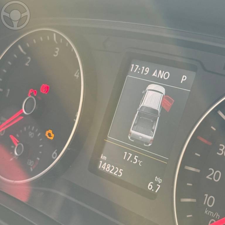 VOLKSWAGEN - AMAROK 3.0 V6 TDI HIGHLINE CD DIESEL 4MOTION AUTOMÁTICO - 2018/2019 - BRANCA - R$ 156.900,00