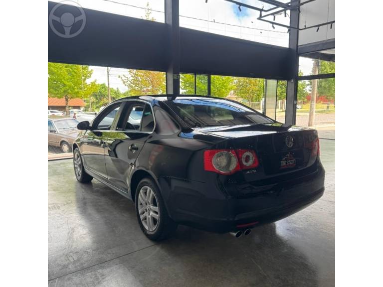 VOLKSWAGEN - JETTA 2.5 I 20V 4P TIPTRONIC - 2010/2010 - PRETA - R$ 45.900,00