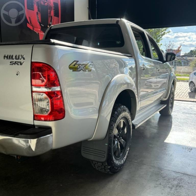 TOYOTA - HILUX 2.7 SRV 4X4 CD 16V FLEX 4P AUTOMÁTICO - 2014/2014 - PRATA - R$ 129.000,00