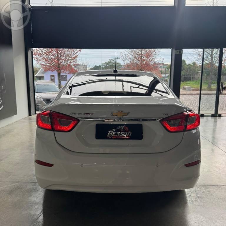 CHEVROLET - CRUZE 1.4 TURBO LTZ 16V FLEX 4P AUTOMÁTICO - 2017/2018 - BRANCA - R$ 91.900,00