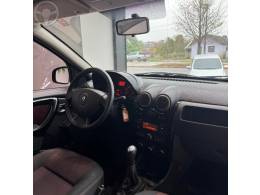 RENAULT - SANDERO 1.6 STEPWAY 16V FLEX 4P MANUAL - 2011/2012 - VERMELHA - R$ 39.500,00