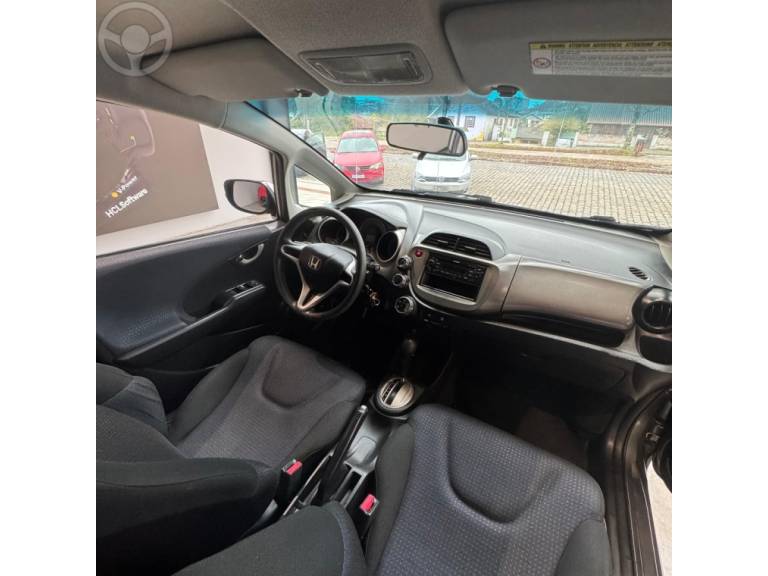 HONDA - FIT 1.4 LX 16V FLEX 4P AUTOMÁTICO - 2010/2011 - CINZA - R$ 47.900,00