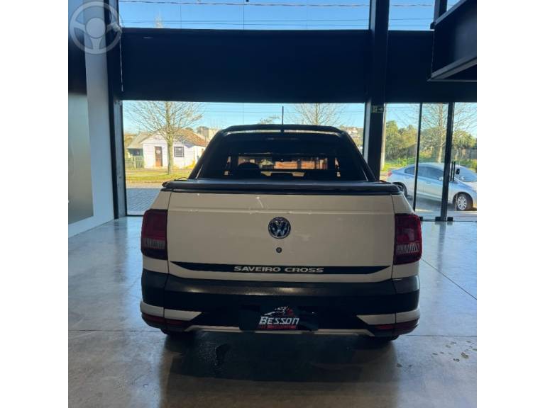 VOLKSWAGEN - SAVEIRO 1.6 CROSS CD 16V FLEX 2P MANUAL - 2017/2018 - BRANCA - R$ 86.900,00