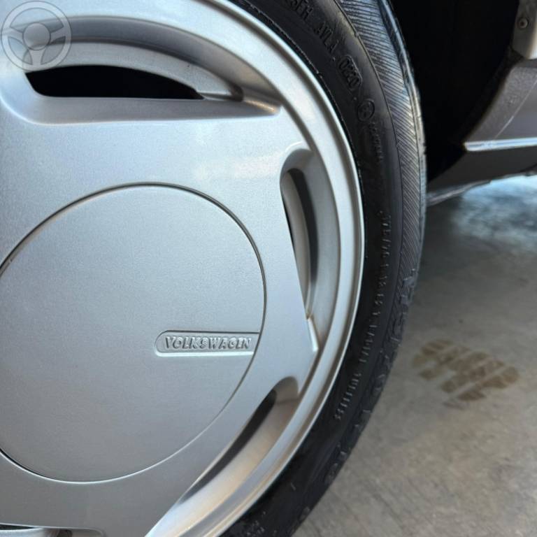 VOLKSWAGEN - SANTANA 2.0 GLS 8V 2P MANUAL - 1988/1989 - MARROM - R$ 45.900,00