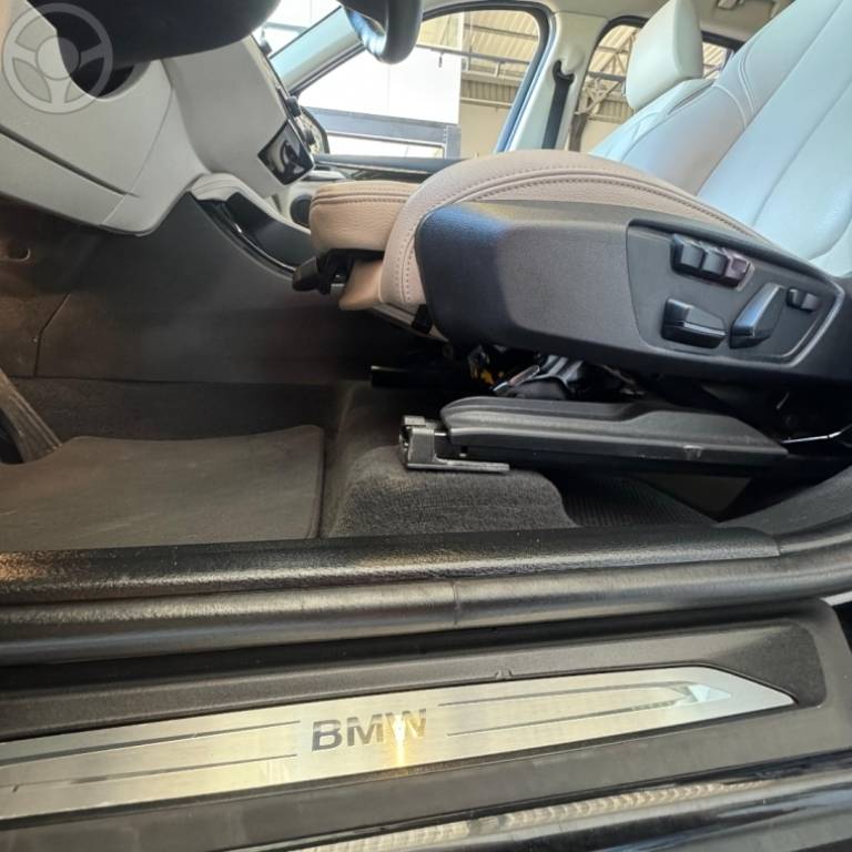 BMW - X1 2.0 16V TURBO ACTIVEFLEX SDRIVE20I X-LINE 4P AUTOMÁTICO - 2019/2019 - PRETA - R$ 137.900,00