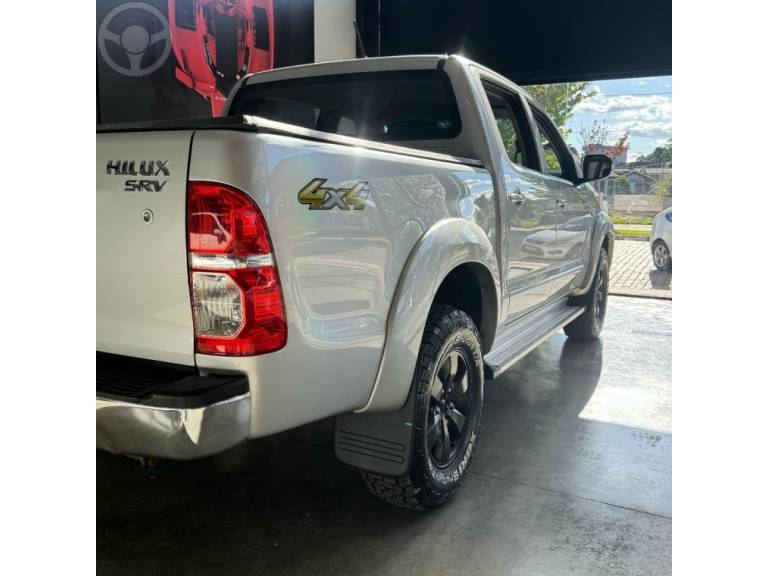 TOYOTA - HILUX 2.7 SRV 4X4 CD 16V FLEX 4P AUTOMÁTICO - 2014/2014 - PRATA - R$ 125.000,00