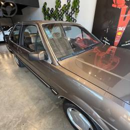 VOLKSWAGEN - SANTANA 2.0 GLS 8V 2P MANUAL - 1988/1989 - MARROM - R$ 45.900,00
