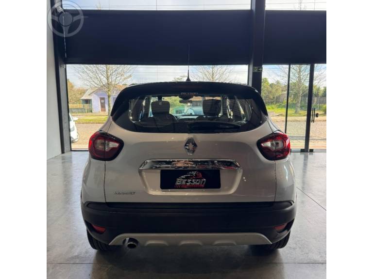 RENAULT - CAPTUR 1.6 16V FLEX ZEN AUTOMÁTICO - 2017/2018 - PRATA - R$ 79.900,00