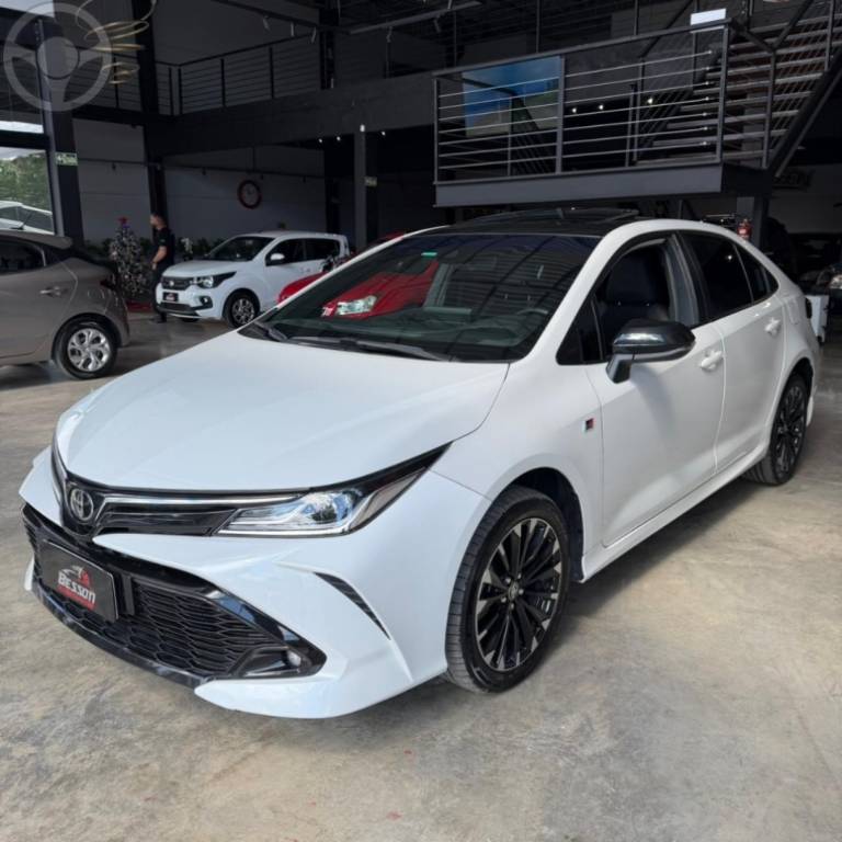 TOYOTA - COROLLA 2.0 GR SPORT 16V FLEX 4P AUTOMÁTICO - 2024/2024 - BRANCA - R$ 172.900,00
