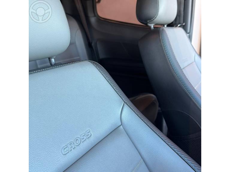 VOLKSWAGEN - SAVEIRO 1.6 CROSS CD 16V FLEX 2P MANUAL - 2017/2018 - BRANCA - R$ 86.900,00
