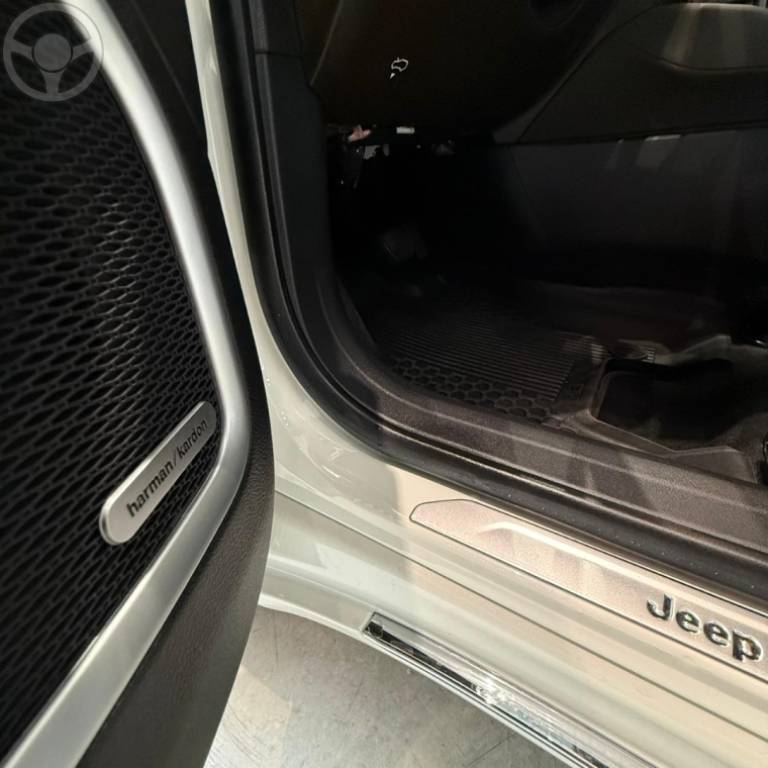 JEEP - COMMANDER 2.0 OVERLAND TD380 4X4 TURBO DIESEL 4P AUTOMÁTICO - 2022/2022 - BRANCA - R$ 199.900,00