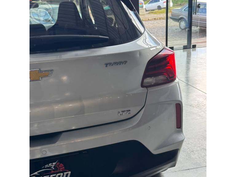 CHEVROLET - ONIX 1.0 LTZ 12V TURBO FLEX 4P MANUAL - 2020/2020 - PRATA - R$ 67.900,00
