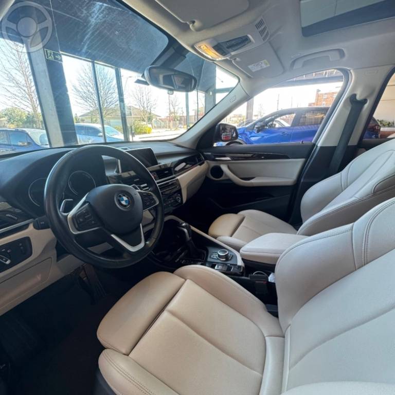 BMW - X1 2.0 16V TURBO ACTIVEFLEX SDRIVE20I X-LINE 4P AUTOMÁTICO - 2019/2019 - PRETA - R$ 137.900,00