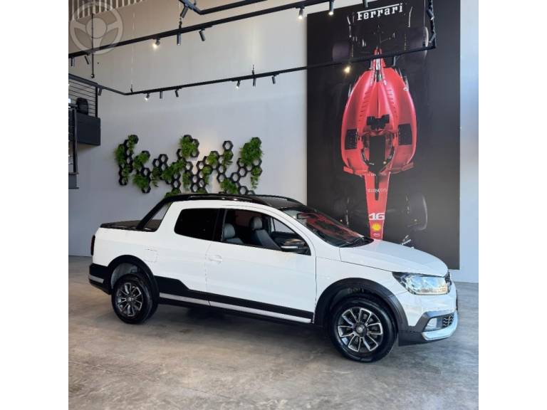 VOLKSWAGEN - SAVEIRO 1.6 CROSS CD 16V FLEX 2P MANUAL - 2017/2018 - BRANCA - R$ 86.900,00