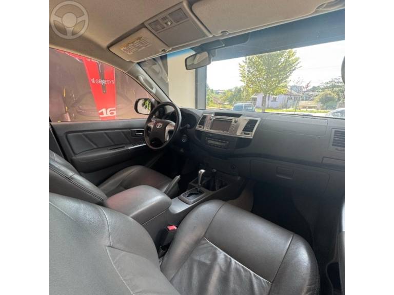 TOYOTA - HILUX 2.7 SRV 4X4 CD 16V FLEX 4P AUTOMÁTICO - 2014/2014 - PRATA - R$ 125.000,00