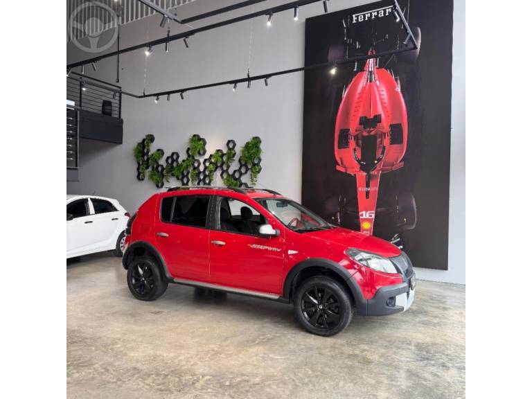 RENAULT - SANDERO 1.6 STEPWAY 16V FLEX 4P MANUAL - 2011/2012 - VERMELHA - R$ 41.900,00