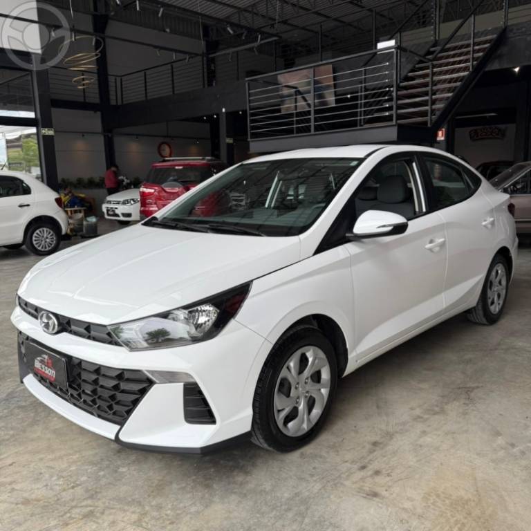 HYUNDAI - HB20S 1.0 COMFORT 12V FLEX 4P MANUAL - 2023/2024 - BRANCA - R$ 86.900,00