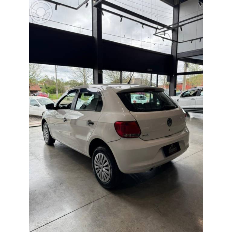 VOLKSWAGEN - GOL 1.0 MI CITY 8V FLEX 4P MANUAL - 2014/2015 - BRANCA - R$ 43.900,00