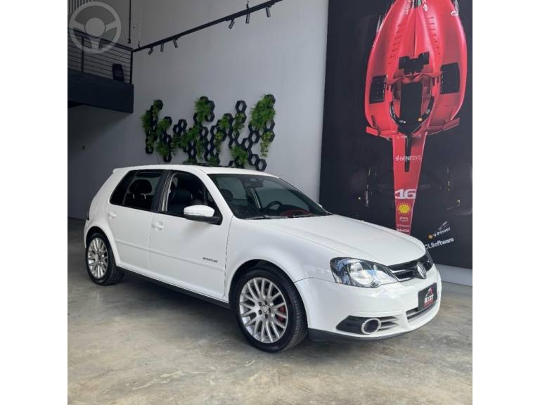 VOLKSWAGEN - GOLF 2.0 MI SPORTLINE LIMITED EDITION 8V FLEX 4P AUTOMÁTICO - 2013/2014 - BRANCA - R$ 67.900,00