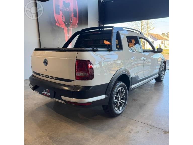 VOLKSWAGEN - SAVEIRO 1.6 CROSS CD 16V FLEX 2P MANUAL - 2017/2018 - BRANCA - R$ 86.900,00