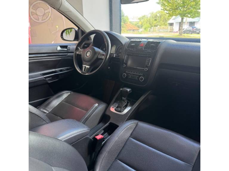 VOLKSWAGEN - JETTA 2.5 I 20V 4P TIPTRONIC - 2010/2010 - PRETA - R$ 45.900,00