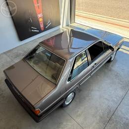 VOLKSWAGEN - SANTANA 2.0 GLS 8V 2P MANUAL - 1988/1989 - MARROM - R$ 45.900,00